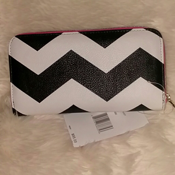 NWT Betsey Johnson Faux Leather Bow Wallet Chevron - Picture 4 of 8
